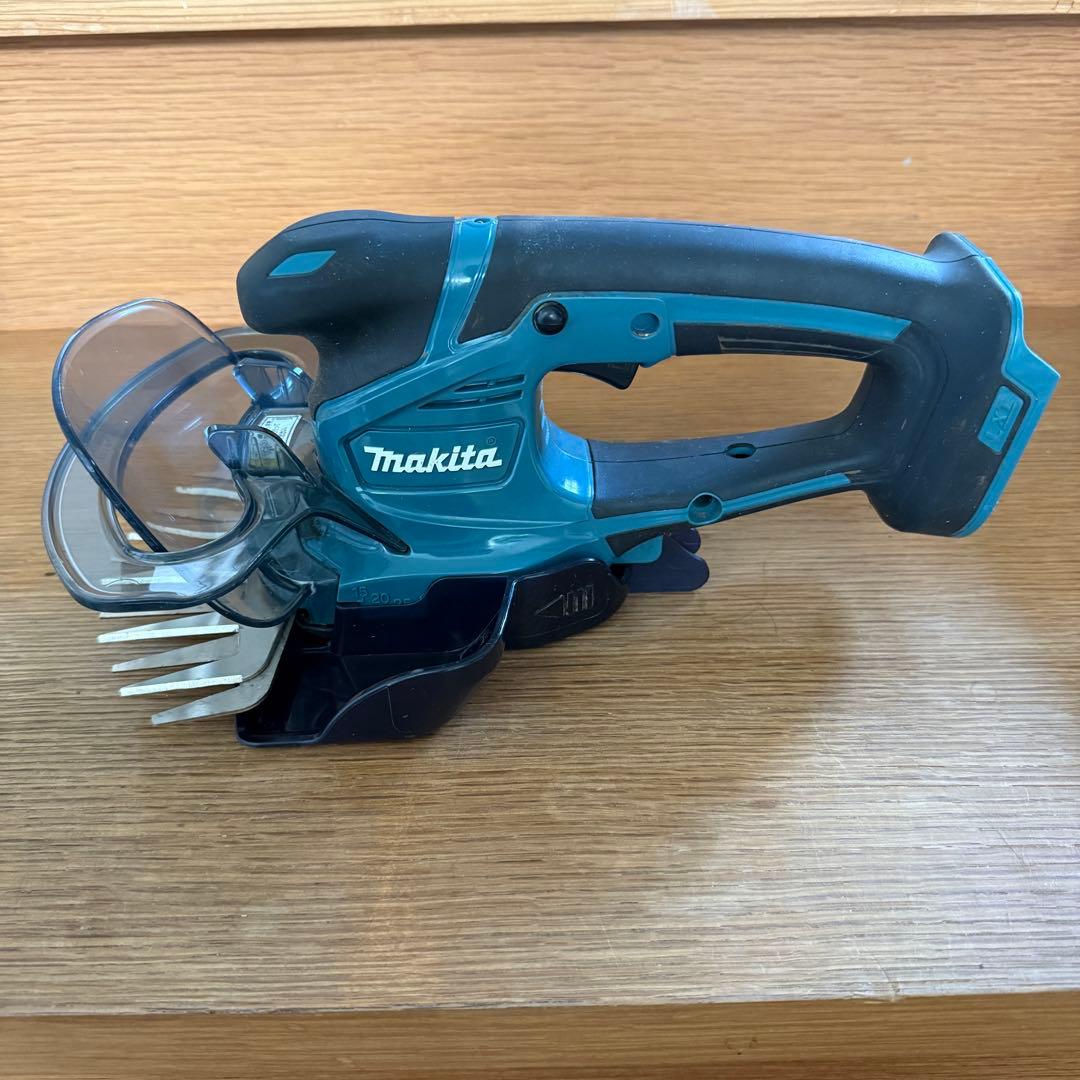 マキタ芝刈りバリカン MUM604DZ 1回使用美品　箱・取説・付属品