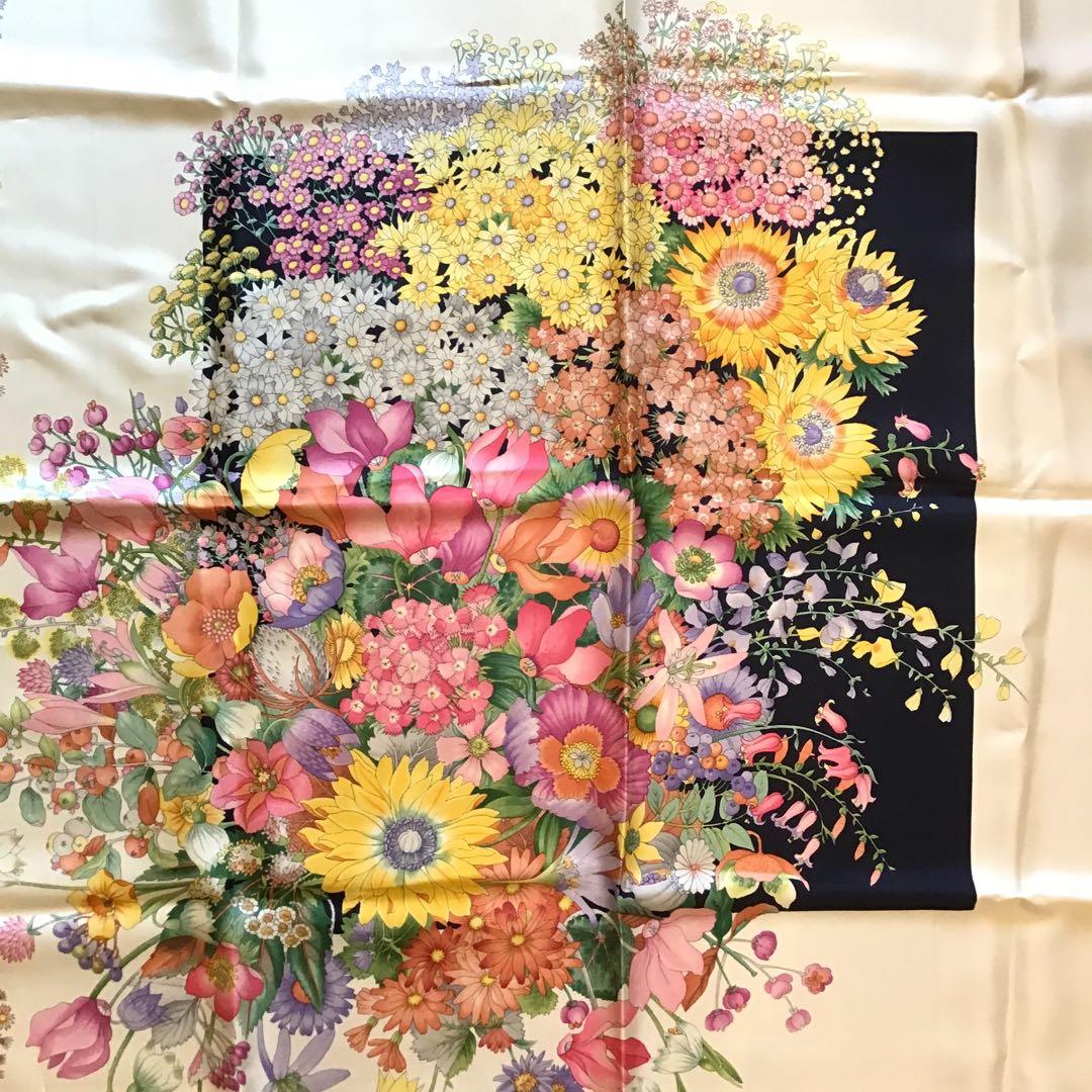 グッチ　GUCCI フローラ　シルクスカーフ オールドグッチ　ビンテージ　花柄