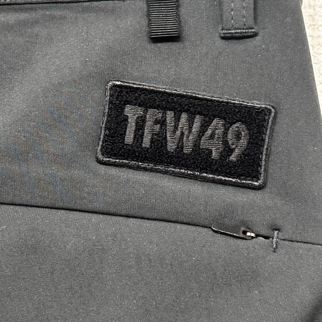 TFW49　ストレッチスリムグレーパンツ　サイズM　we324