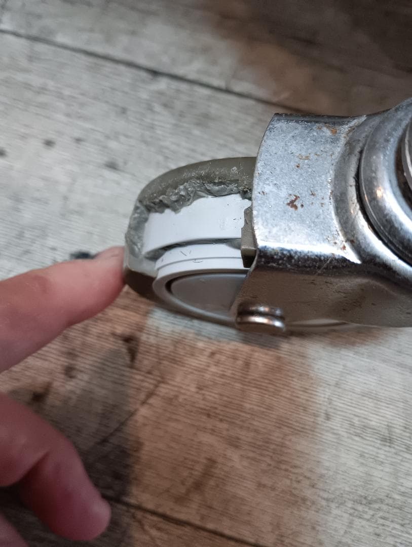 タカラベルモントステンレス製3段ワゴン①