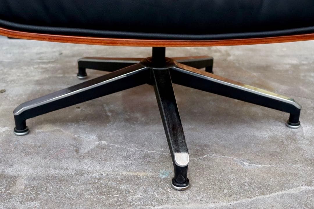 GMIK335○チャールズ&レイ・イームズ オットマン フットスツール レザー