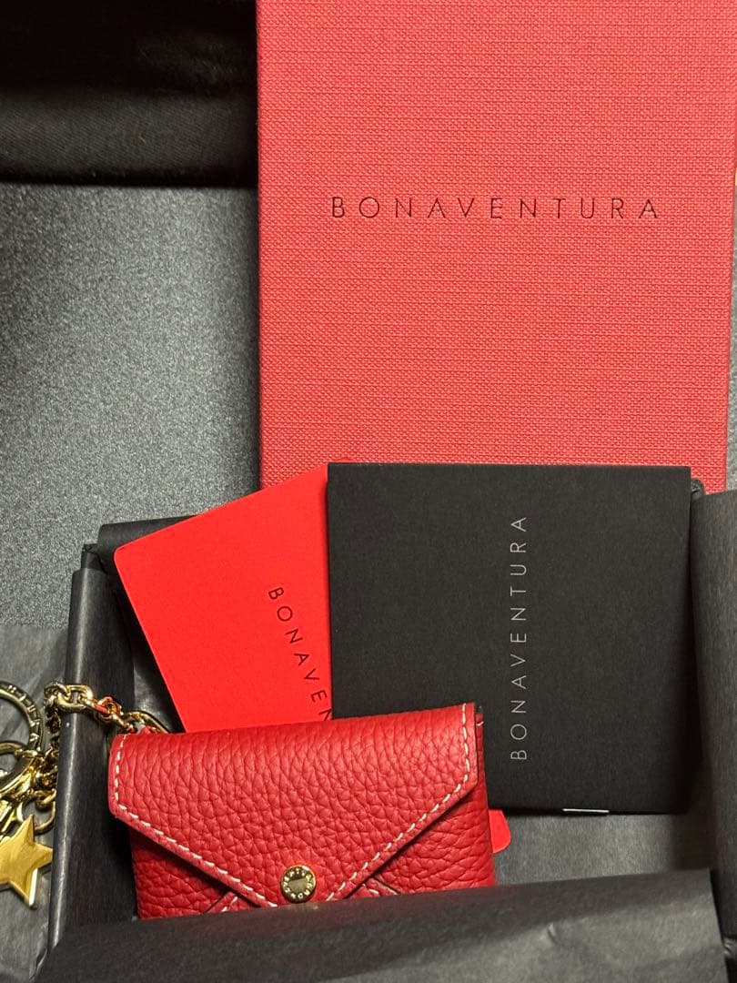 BONAVENTURA ホリデー チャームレッドスター チェーン キーホルダー