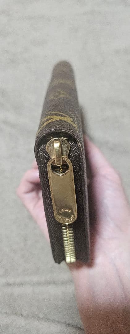 ルイヴィトンモノグラムジッピーウォレット