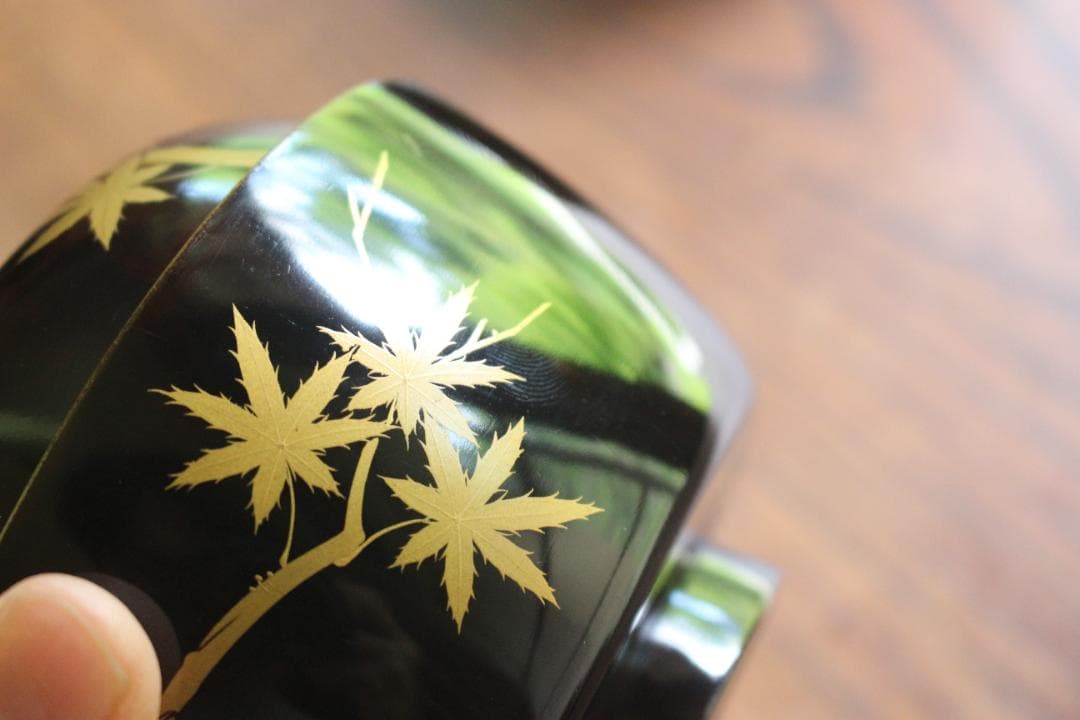 時代金縁黒漆に優美な紅葉蒔絵の映える煮物椀2点（検輪島塗蒔絵椀