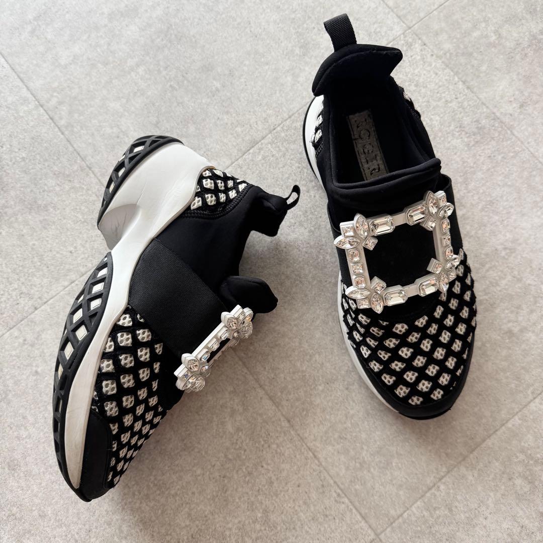 ロジェヴィヴィエ　スニーカー　クリスタルバックル　 黒　白　 37　厚底