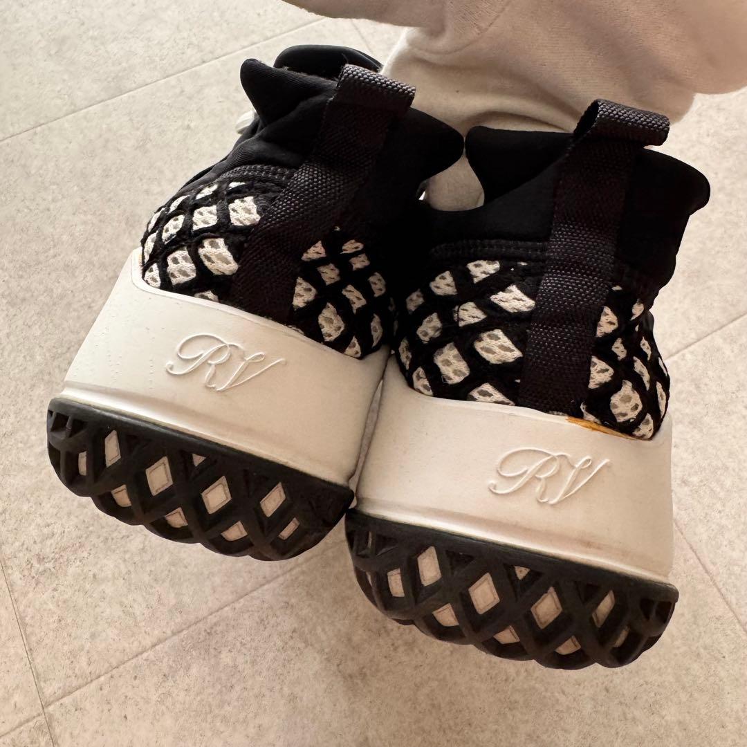 ロジェヴィヴィエ　スニーカー　クリスタルバックル　 黒　白　 37　厚底