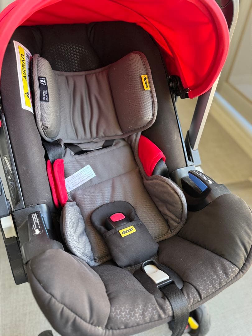 【たのメル便】doona 折りたたみ式 ベビーカー レッド