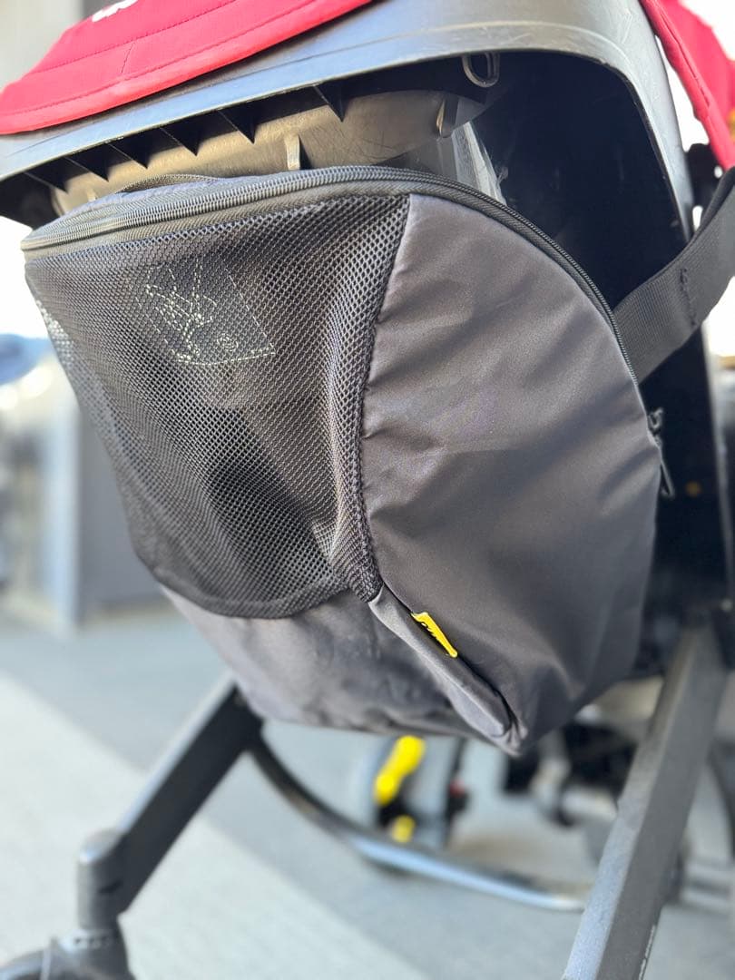 【たのメル便】doona 折りたたみ式 ベビーカー レッド