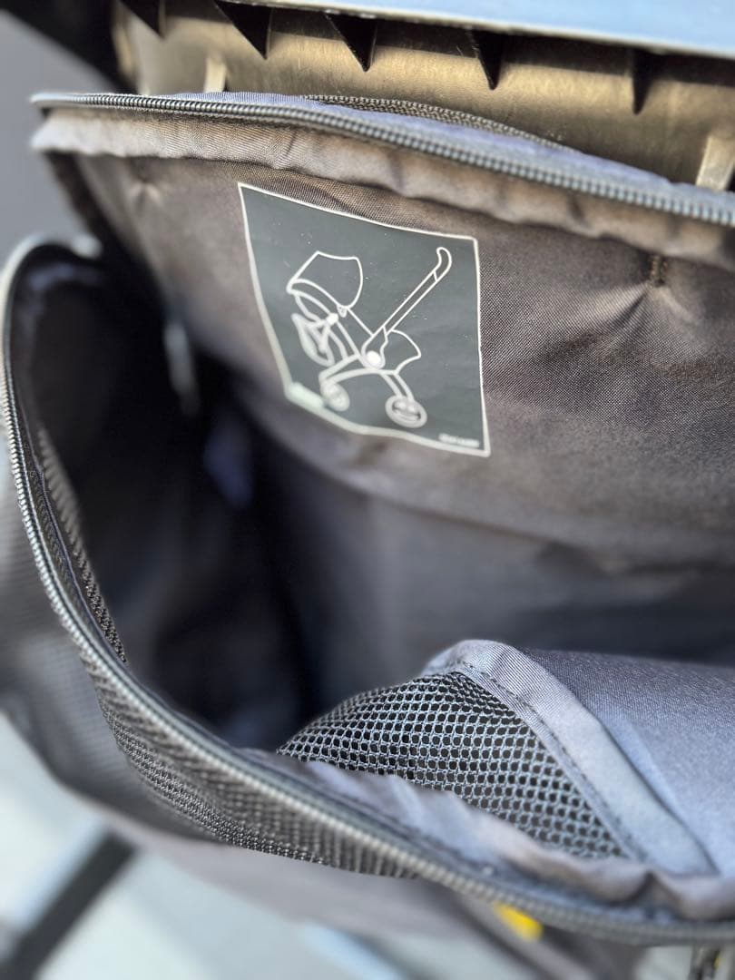 【たのメル便】doona 折りたたみ式 ベビーカー レッド