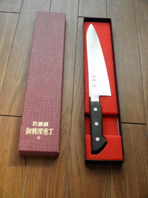 送料無料★料理好きな方、必見！職人向けの本格包丁「蓮山」　箱あり