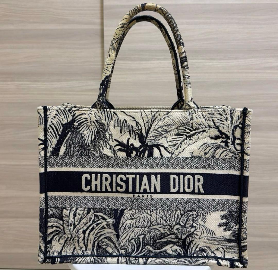 【みるみるちゃん】DIOR ディオール ブックトート ミディアム