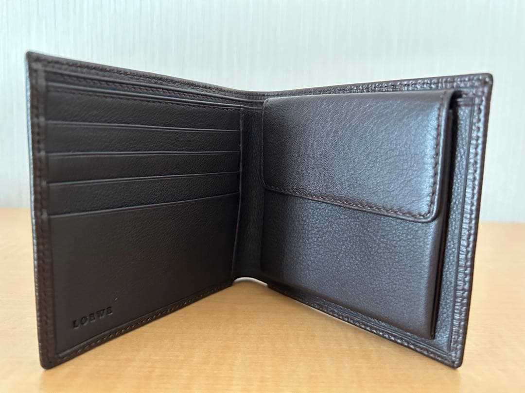 【そうりゅうぱぱ】＊未使用品＊LOEWE 二つ折り財布 ダークブラウン