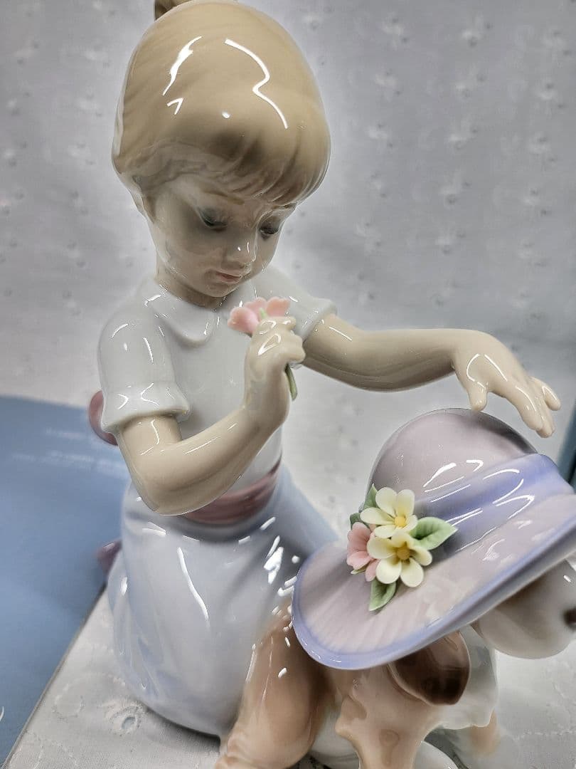 未使用近✨リヤドロ「おめかししようね」 6862 置物 オブジェ 箱 少女 犬