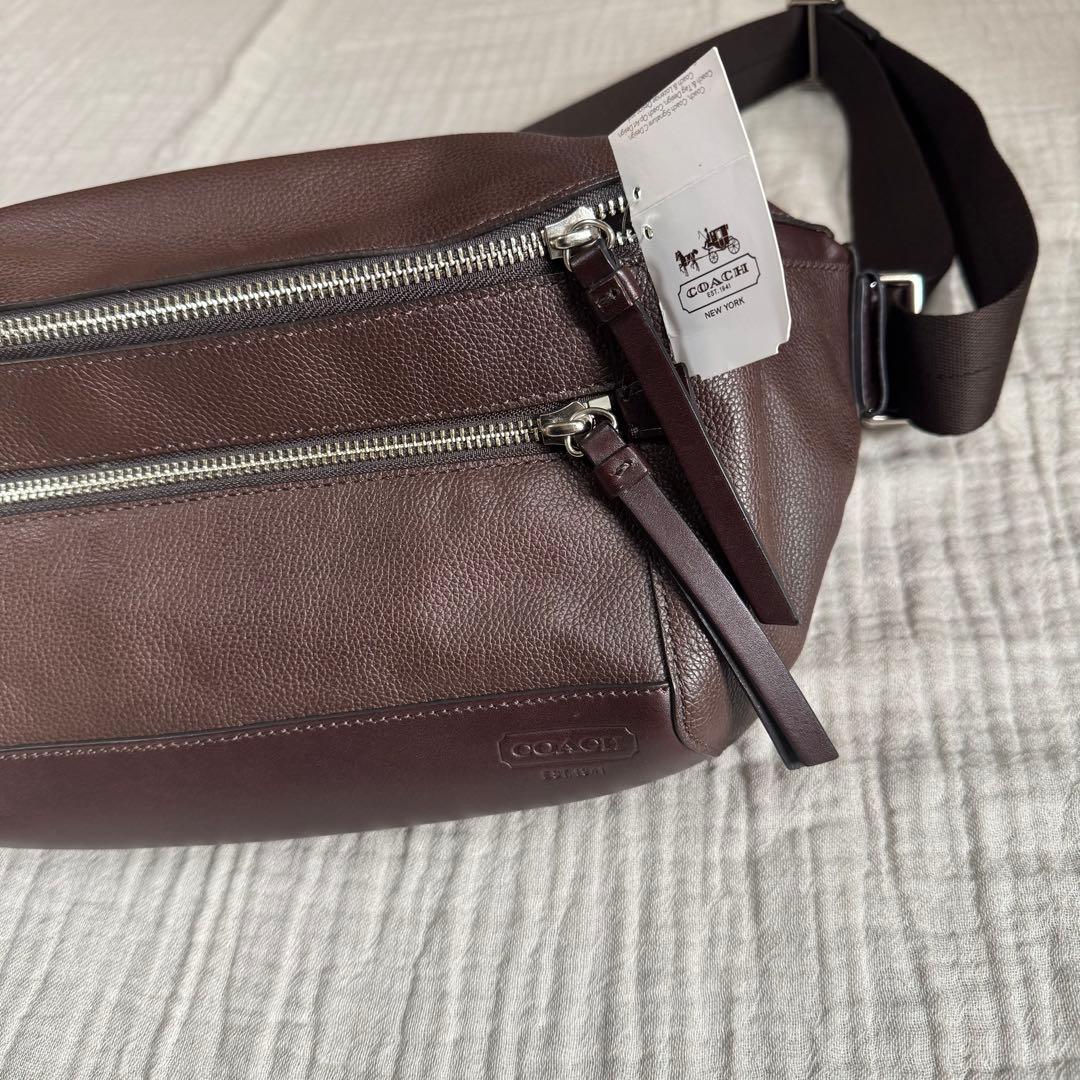 未使用　タグ付き　コーチ　COACH ブラウン　ボディーバッグ