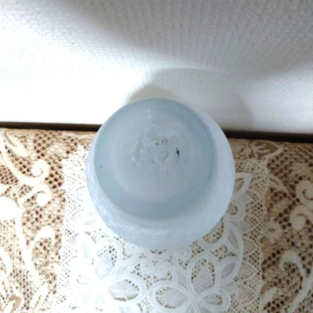 琉球ガラス　花瓶　2000年代ビンテージ　白色磨りガラスグレーハンドル
