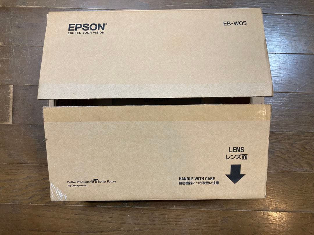 エプソン　プロジェクター　EB-W05 美品　ランプ使用時間11時間