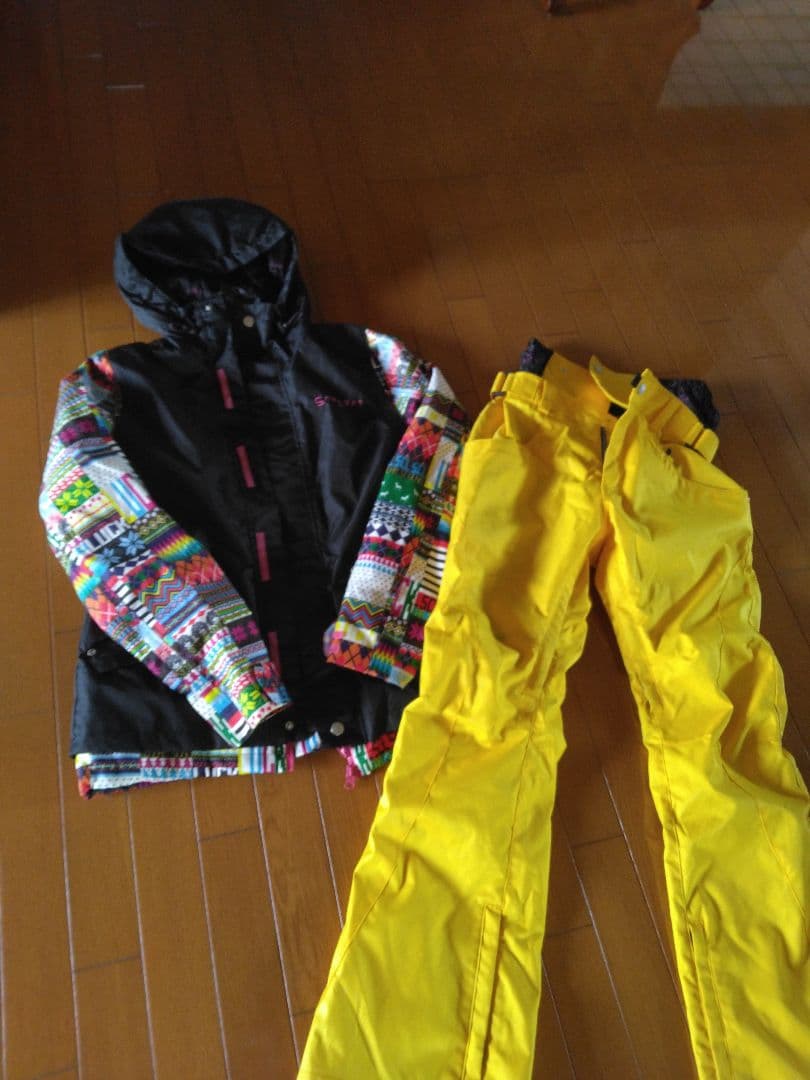 スカラー　スノーウェア－　上下セット　バラ売りしません