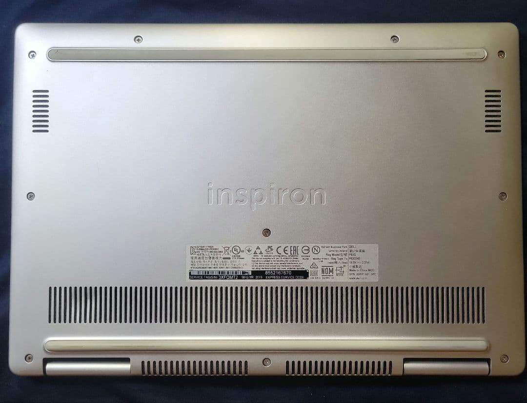 DELL inspiron 7380 i5-8265U HDMIで使用して下さい