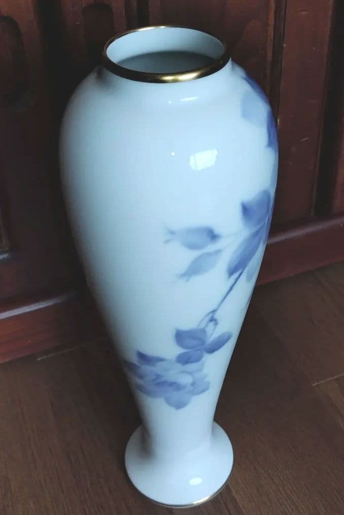 大倉陶園 金彩 ブルーローズ 317mm 花器