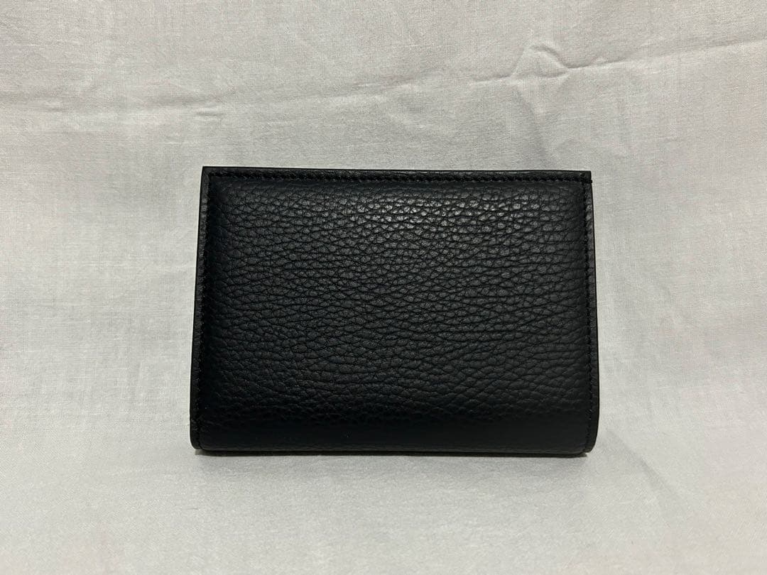 新品　BURBERRY ブラック 二つ折り財布