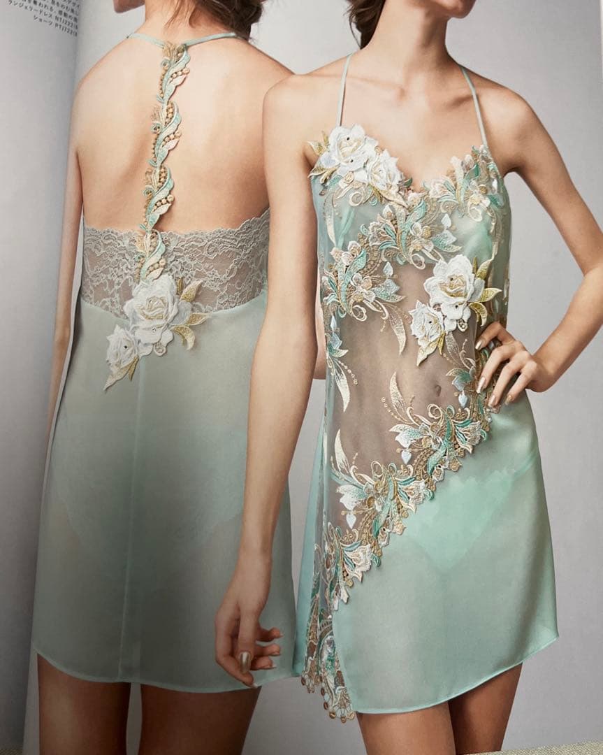 サルート 22／スリップ ドレス　Ｍサイズ　キャミ　ランジェリー　ワコール