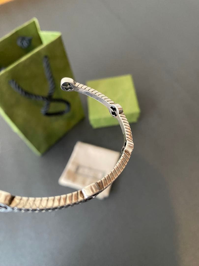 【正規品⭕️】GUCCI グッチ　インターロッキングGバングル　ブレスレット