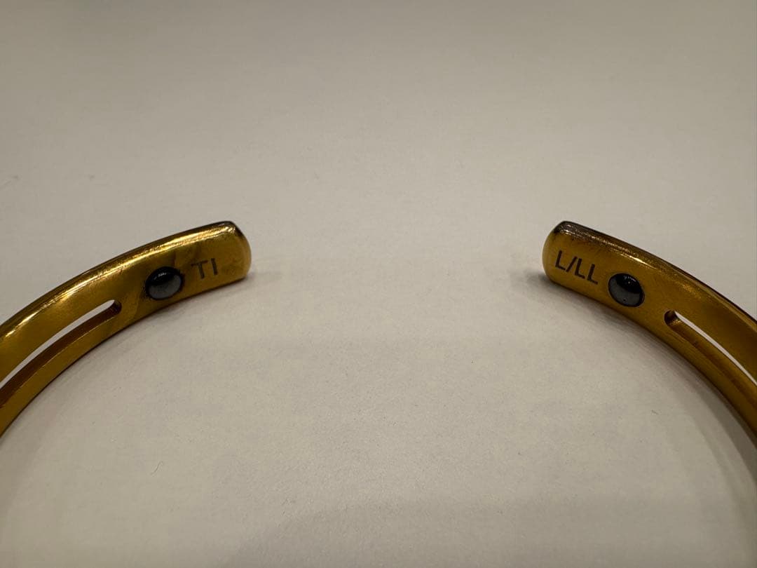 BANDEL チタン製オープンバングル ゴールド