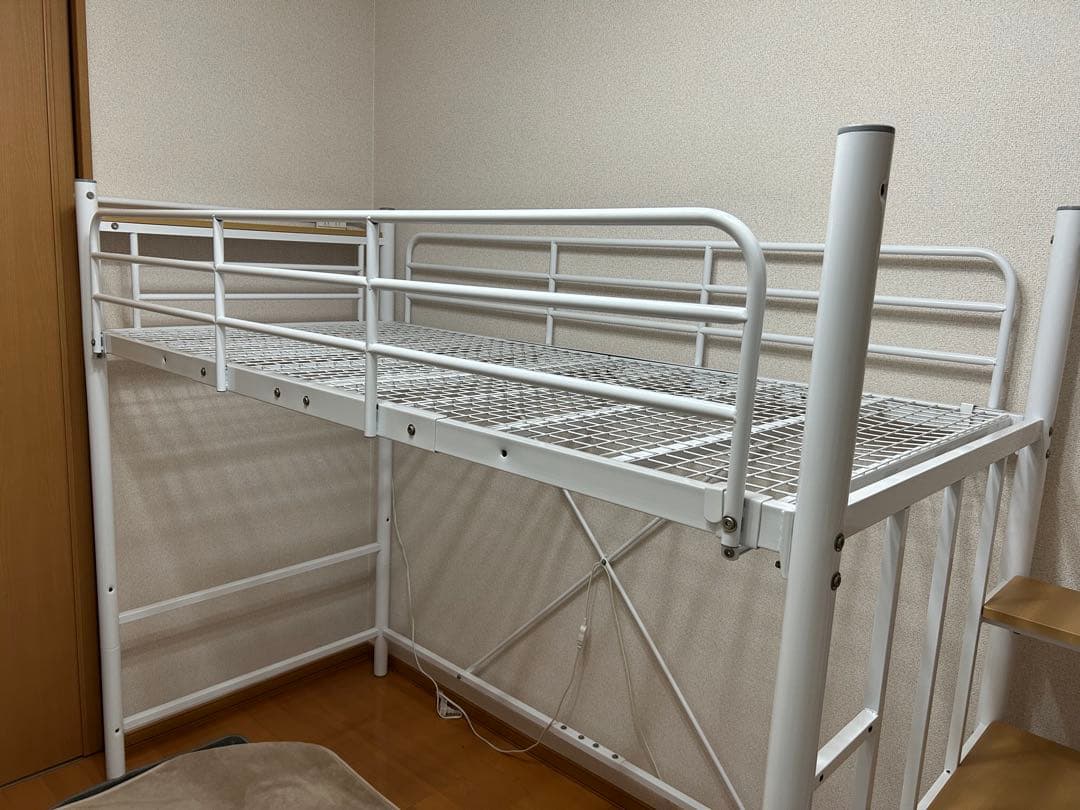 ホワイトロフトベッド スチール製 階段付き