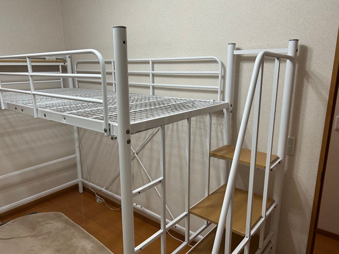 ホワイトロフトベッド スチール製 階段付き