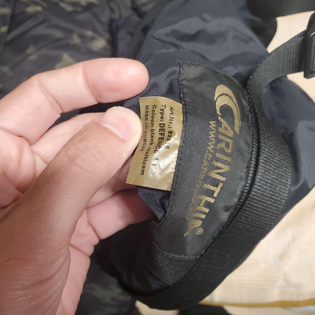 限定品　CARINTHIA　カリンシア　ディフェンス4 Mサイズ　ブラックカム