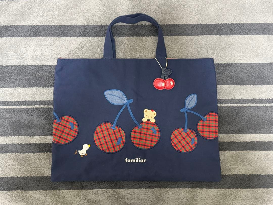 【メルかあさん】familiar チェリー刺繍 レッスンバッグ