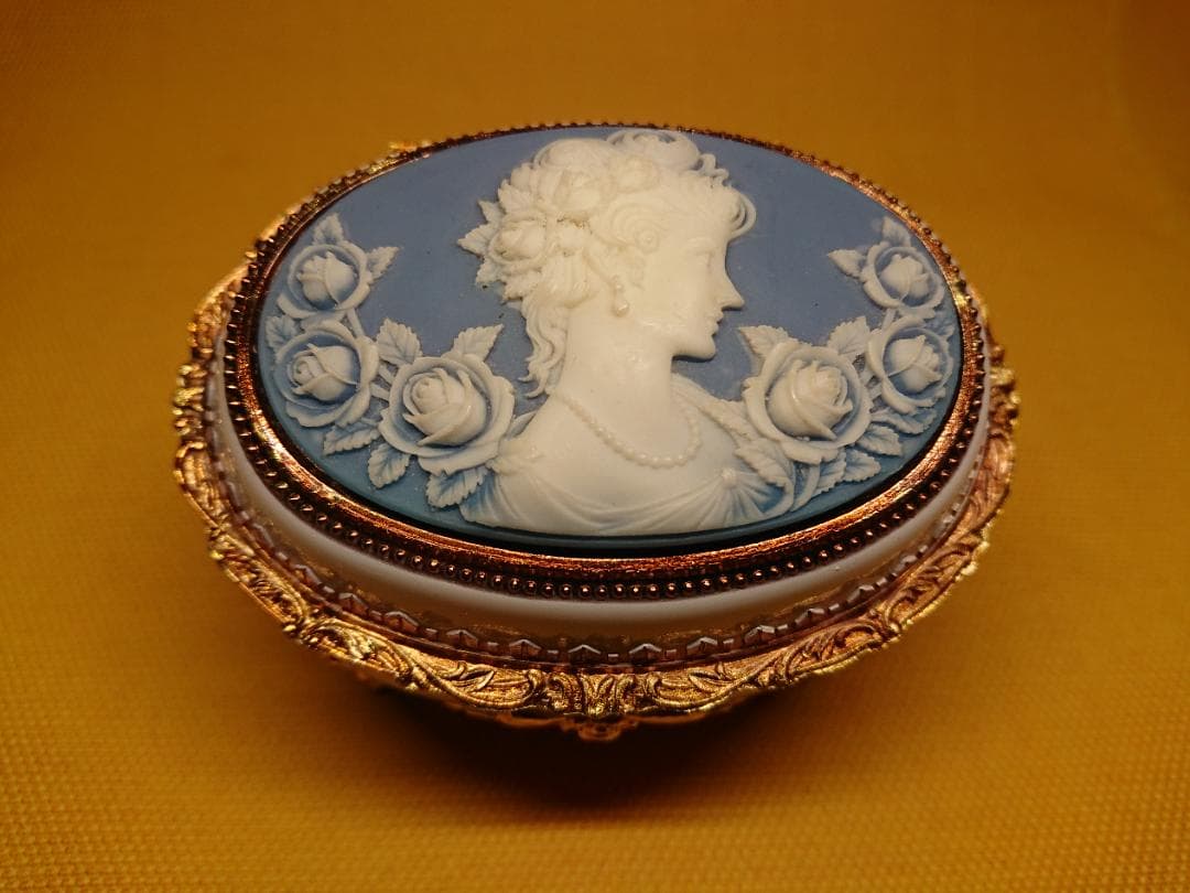 【美品】オルゴール　ジュエリーボックス　カメオ　置物　工芸品　美術品　A1447