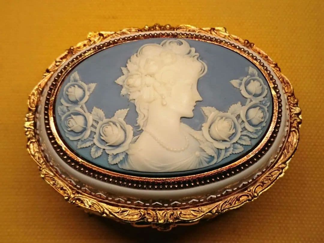 【美品】オルゴール　ジュエリーボックス　カメオ　置物　工芸品　美術品　A1447