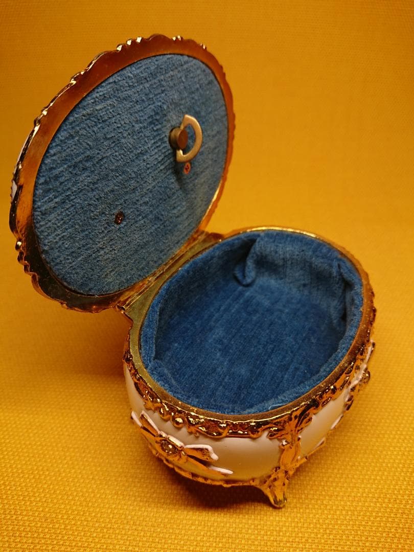 【美品】オルゴール　ジュエリーボックス　カメオ　置物　工芸品　美術品　A1447