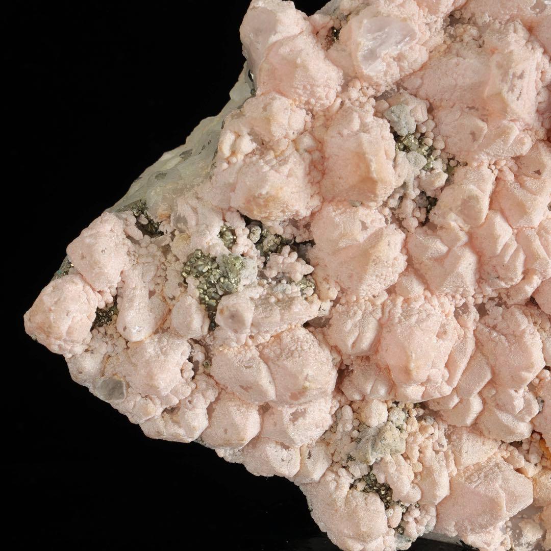 国産 菱マンガン鉱 インカローズ 黄鉄鉱 天然石 5kg 台座付 鉱物 鑑賞石