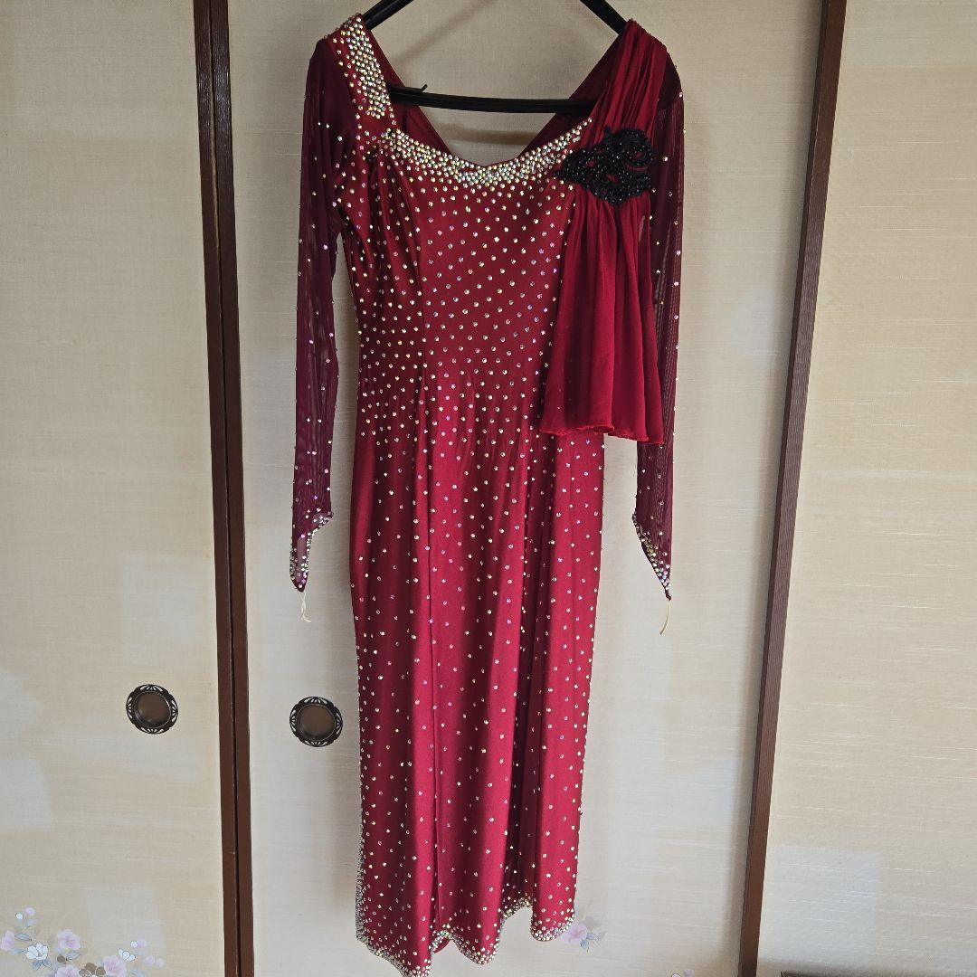 赤いビーズ装飾社交ダンスドレス