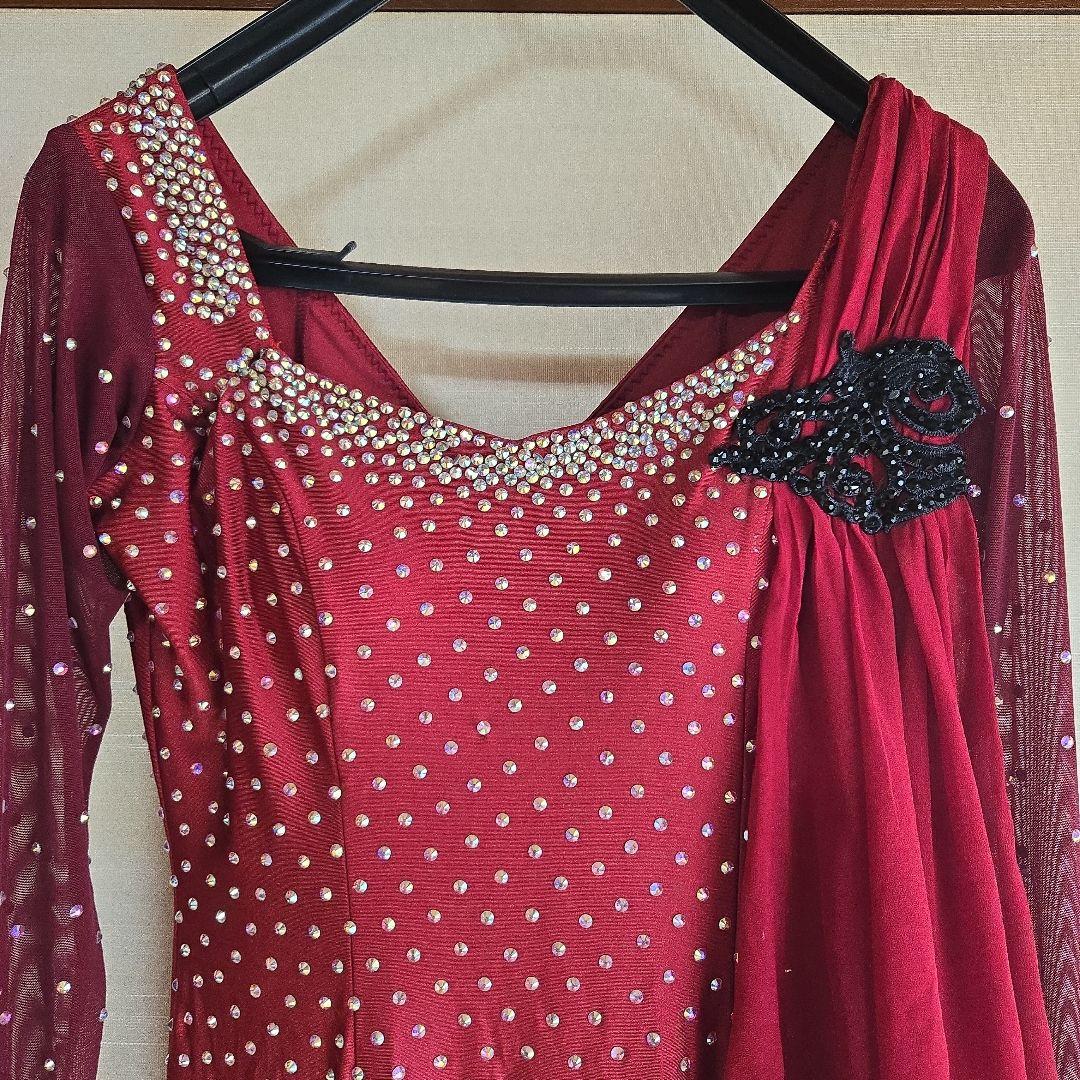 赤いビーズ装飾社交ダンスドレス