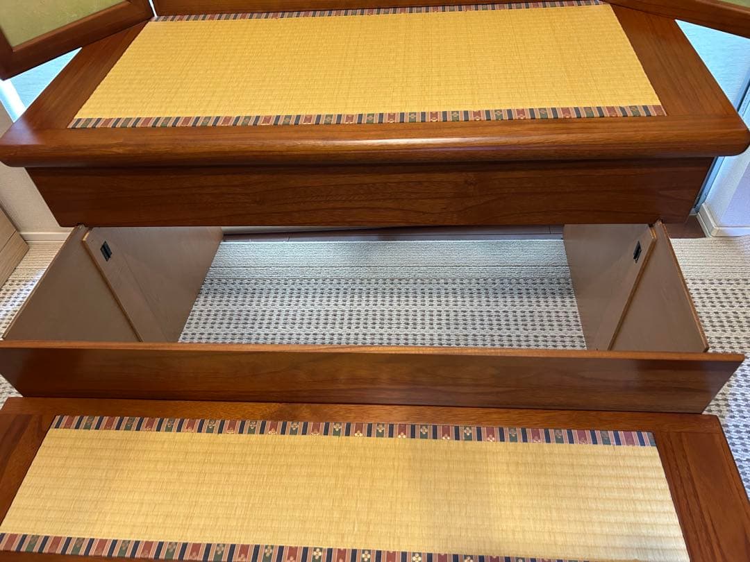 あゆな　桐製 三段ひな壇 春日三段 梅柄屏風セット　お雛様　正月飾り