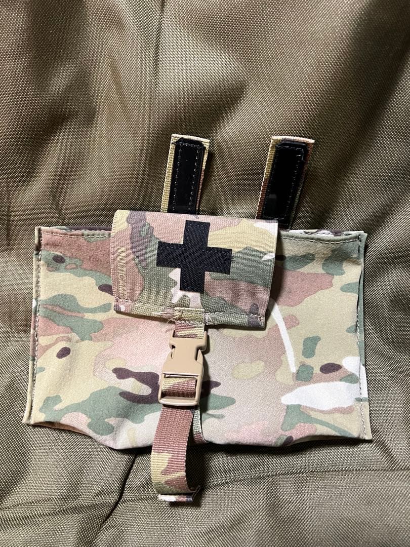 実物 LBT-9022R マルチカム 医療用ポーチ