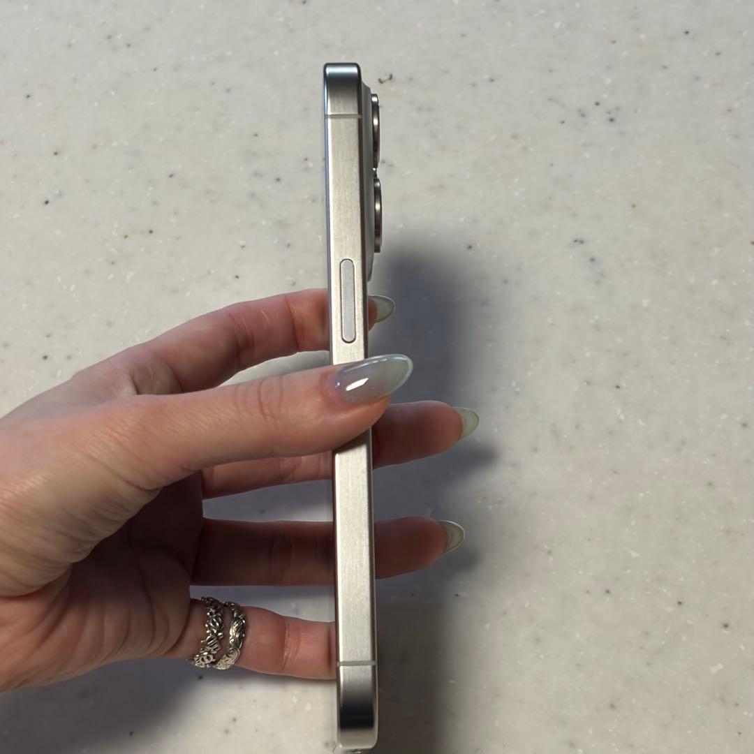 最終値下げ！iPhone15Pro 512GB ホワイトチタニウム SIMフリー