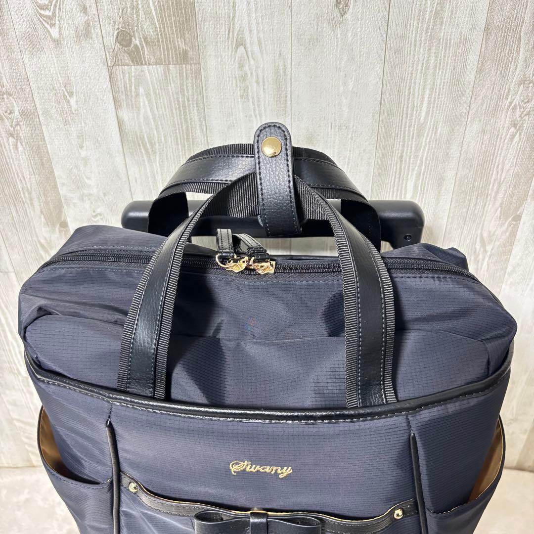 ⭐️美品⭐️スワニー キャリーバッグ 4輪ストッパー付　黒　リボン