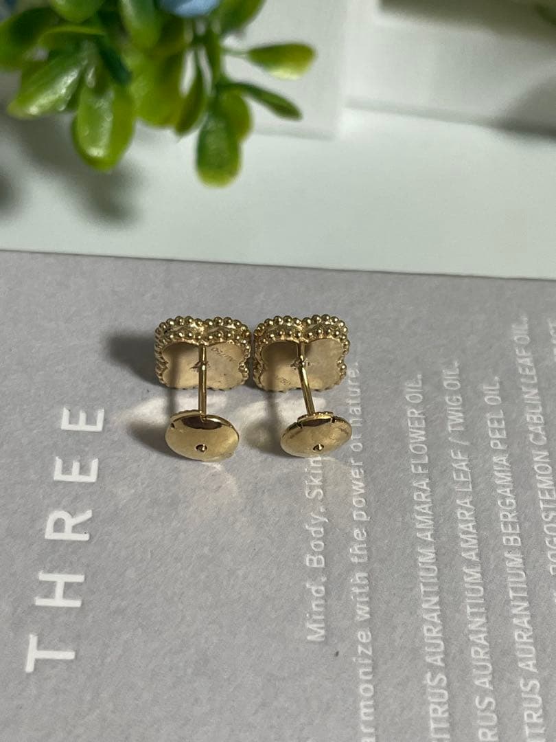 シェルピアス　K18 新品　即発送可能