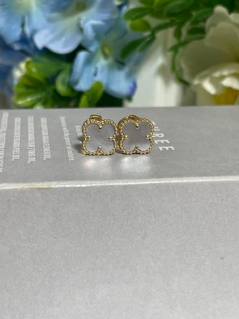 シェルピアス　K18 新品　即発送可能