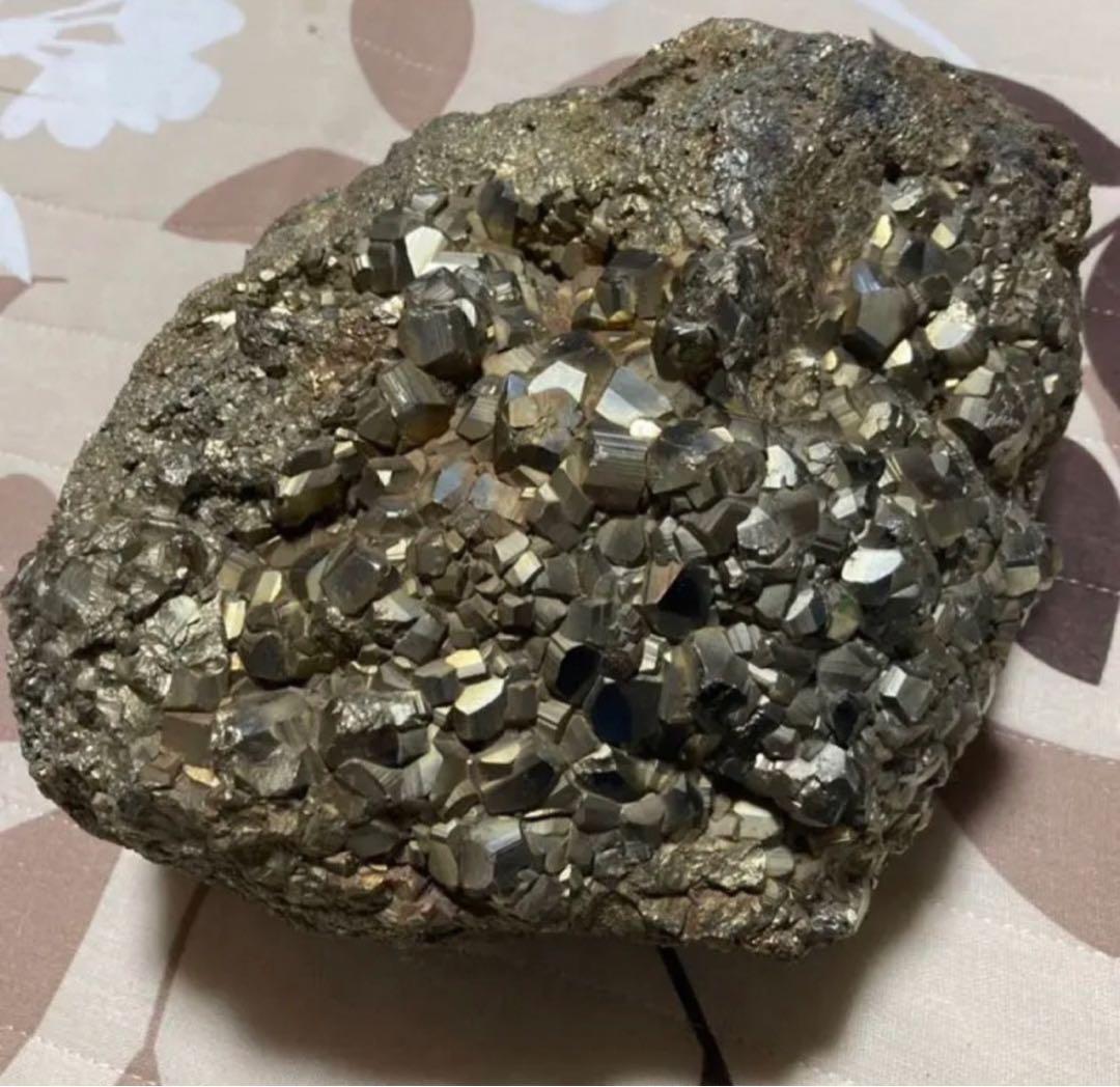 パイライト　黄鉄鉱　原石　外国産　鉱物　金運　パワーストーン　オブジェ