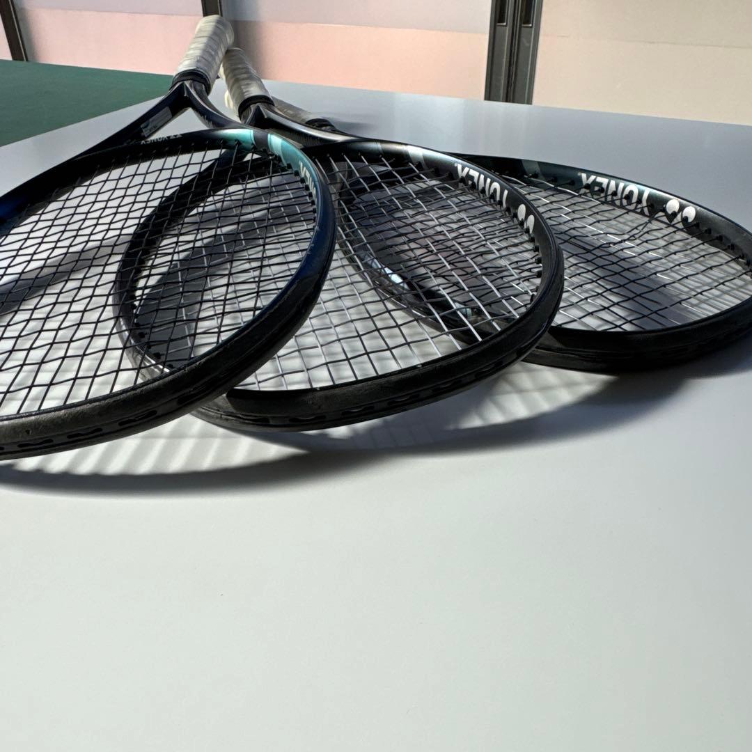 EZONE98テニスラケット 3本セット