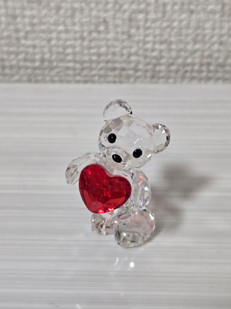スワロフスキー クリスタル クマの置物 赤いハート