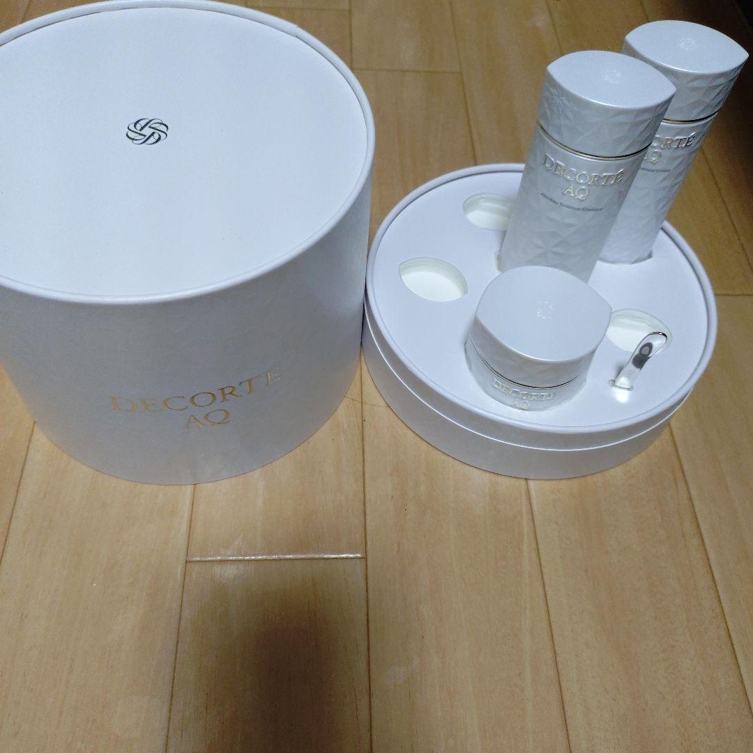 新品未開封　デコルテ　AQ ラディアンス コフレ II
