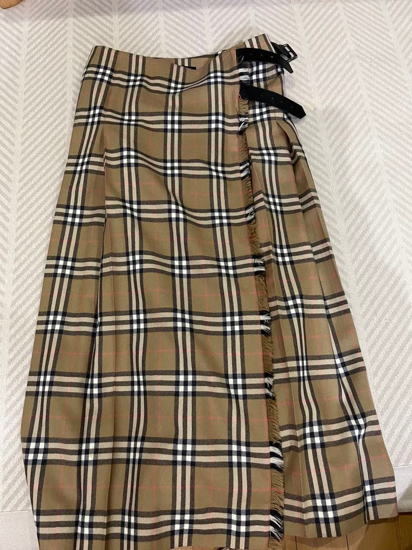 BURBERRY スカート