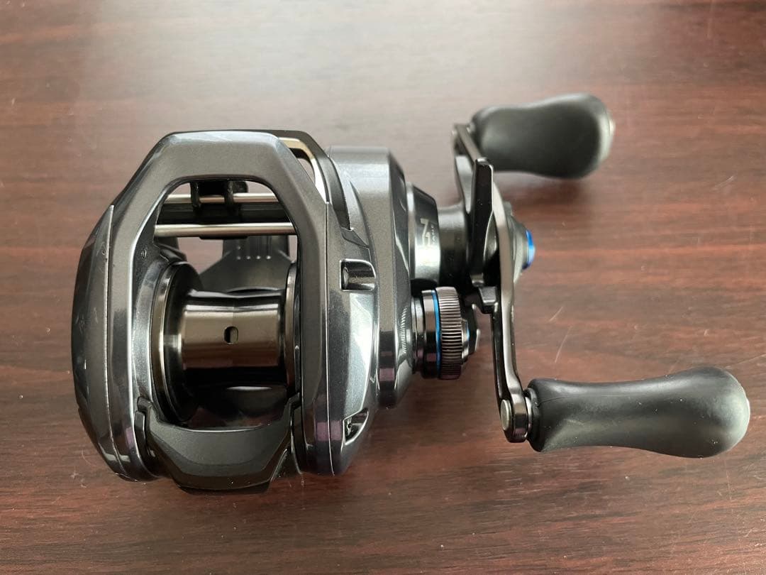 シマノ　２４　ＳＬＸ７０　中古品