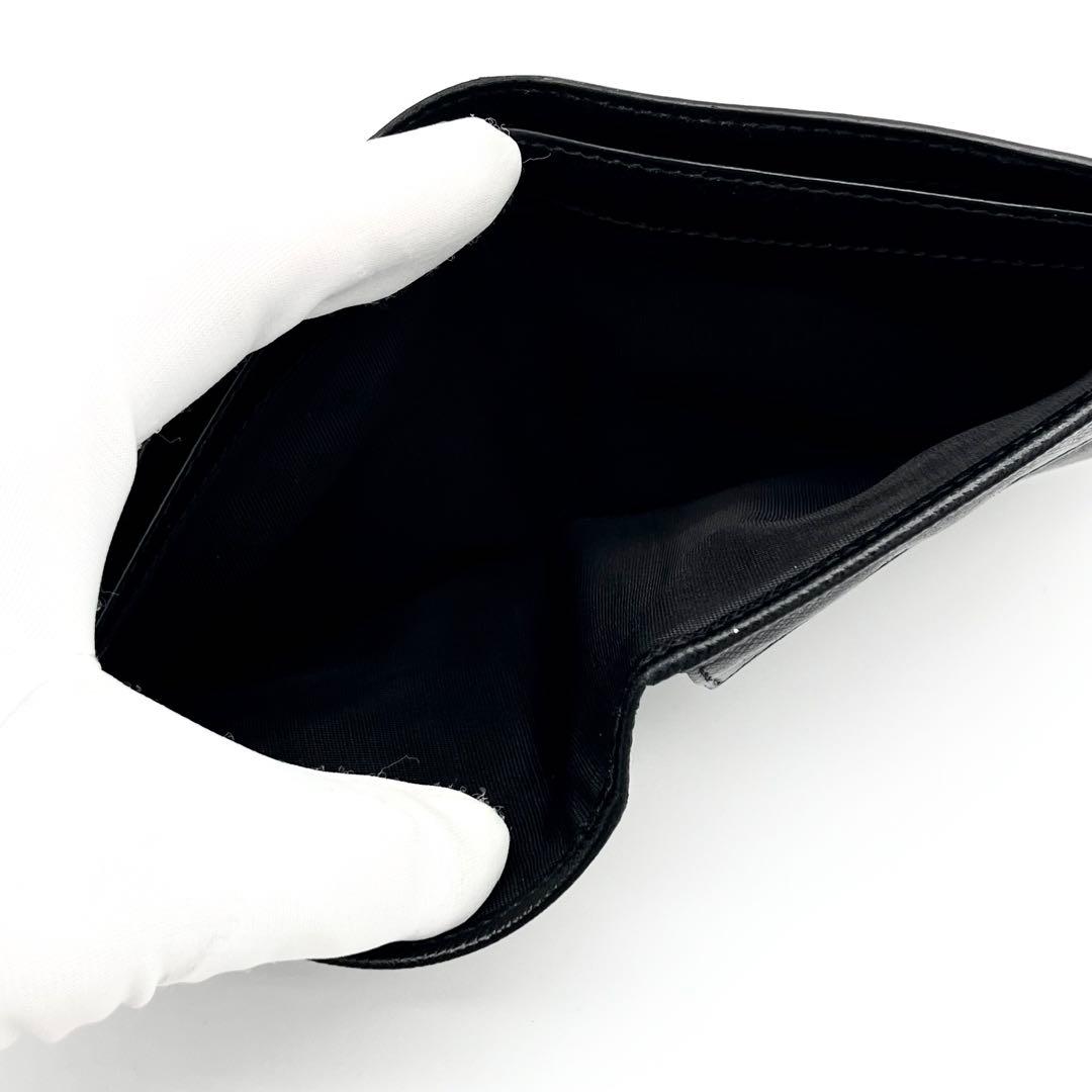 PRADA 二つ折り財布　サフィアーノレザー　ブラック